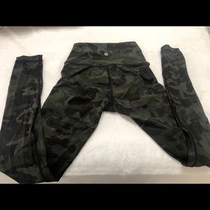 LULULEMON wunder under camo
